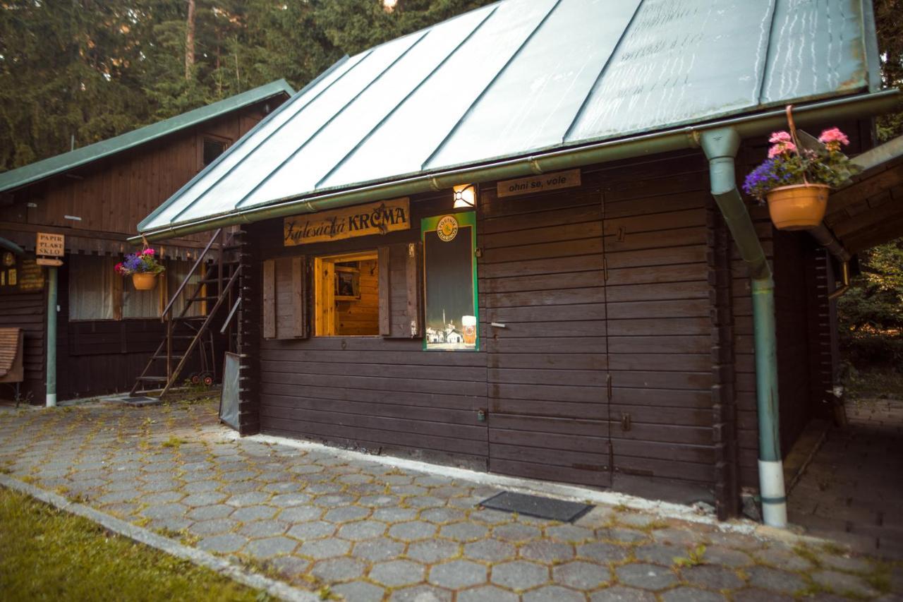 Komari Louka Nova Olesna エクステリア 写真